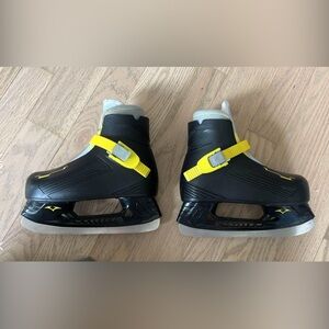 Kids Skates size 10/11